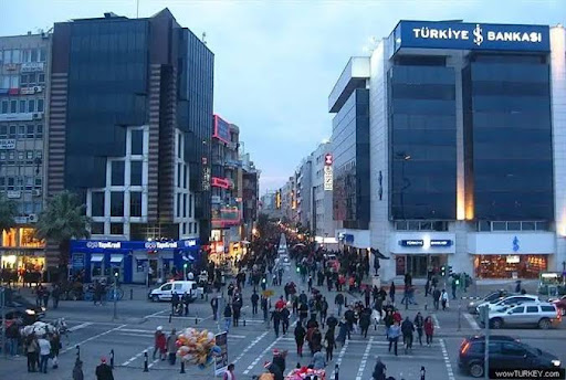 Karşıyaka'nın Güvenilir Telefoncusu: Hira İletişim - Görsel 1