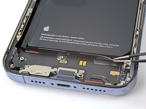 İzmir'de iPhone Pil Değişimi: Pil Sağlığı Verisi Kaybolmadan! - Görsel 1
